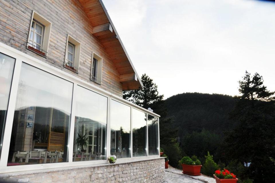 Hotel Snjezna Kuca - Nature Park Of Bosnia Herzegovina Padezina ภายนอก รูปภาพ