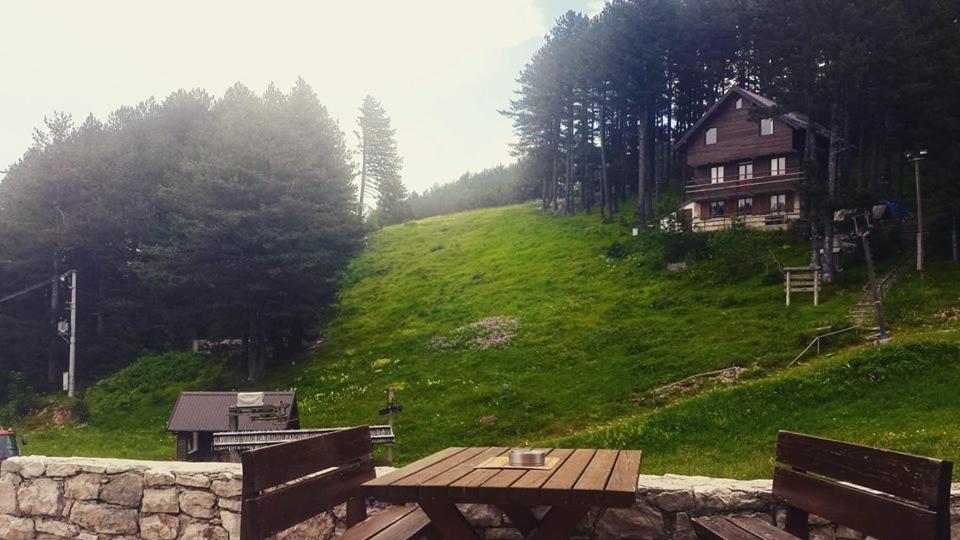 Hotel Snjezna Kuca - Nature Park Of Bosnia Herzegovina Padezina ภายนอก รูปภาพ